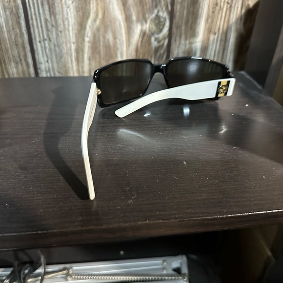 Vintage Gucci Sunglasses - Picture 3 of 3